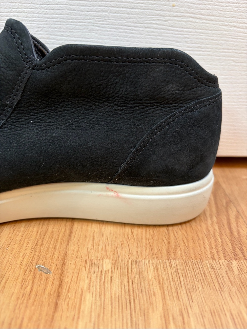 Ecco Black Suede Soft 7 Low Cut Zip Bootie Size 9 - Picture 6 of 11